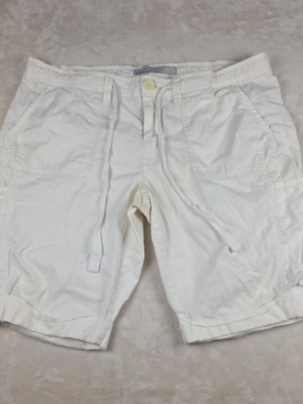 Old Navy White Cargo Shorts Women’s Size 14